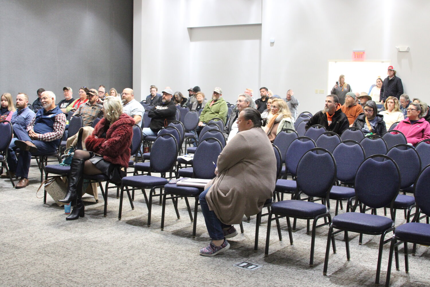 Around 100 gather to discuss Rumpke - The Mt. Sterling Advocate