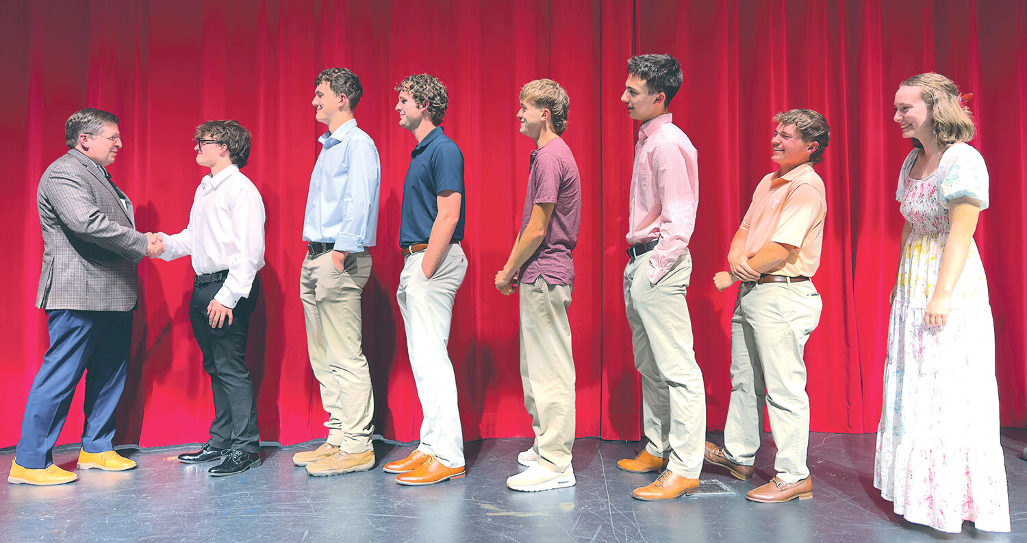 Van Neste advises young scholars on following ‘the life of the mind’ - Paris Post-Intelligencer