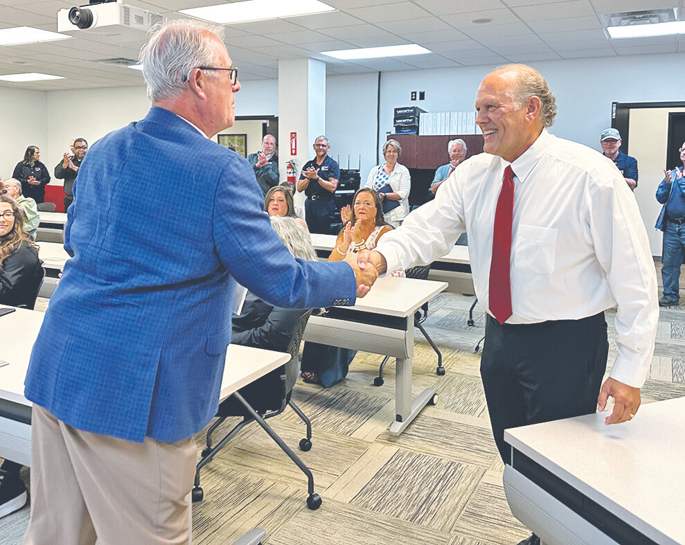 Dispatchers Cunningham, Arnold honored at Monday meeting - Paris Post-Intelligencer