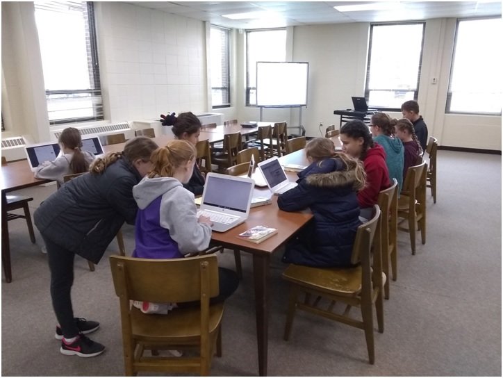 Beckwith students participate in the Hour of Code.