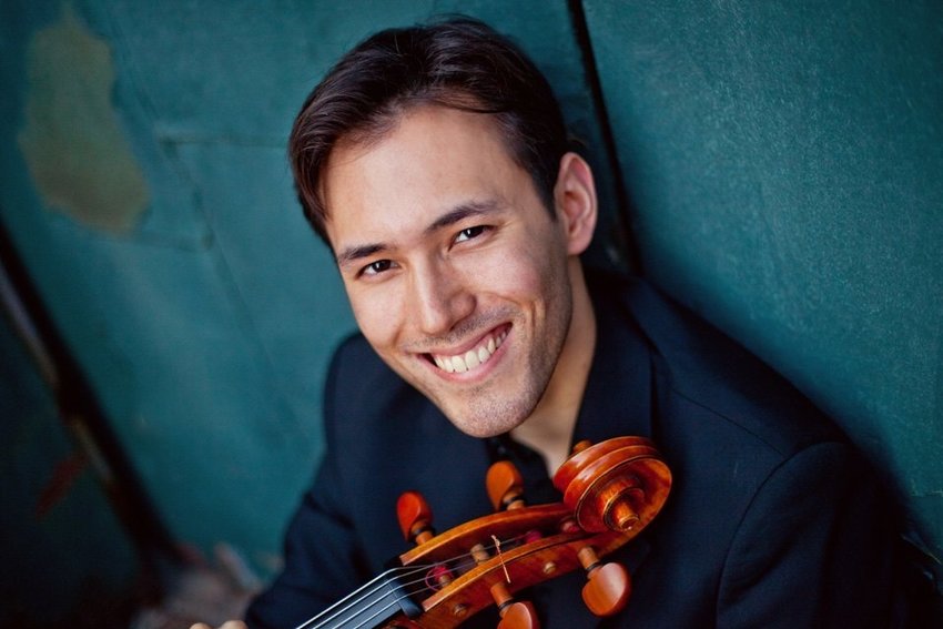 Alan Toda Ambaras, violoncello.