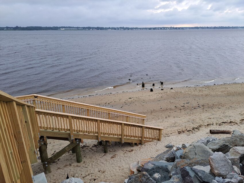 New stairway from Crescent Park to Crescent Beach