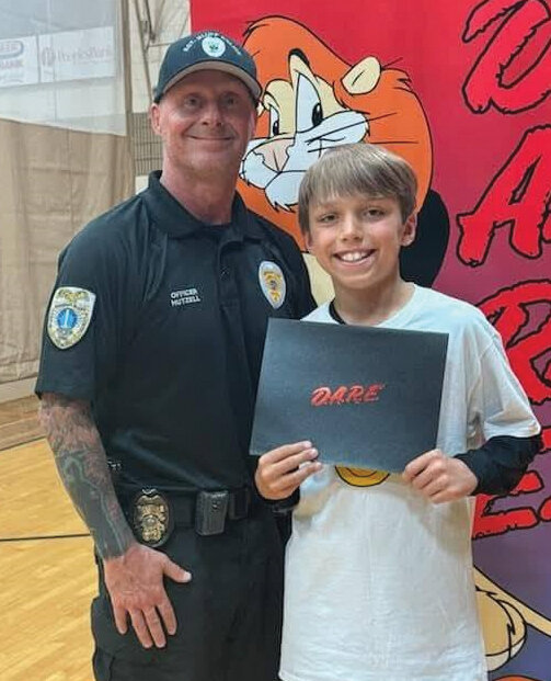 Officer Travis Hutzell at D.A.R.E.