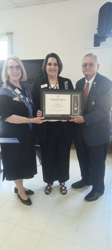 L to R: Alice Lamb Caskey, State Regent of South Carolina DAR; Jan Ulmer, Regent of Walterboro ‘s Colonel Joseph Glover Chapter of DAR; and Philip Stanley, Sr.