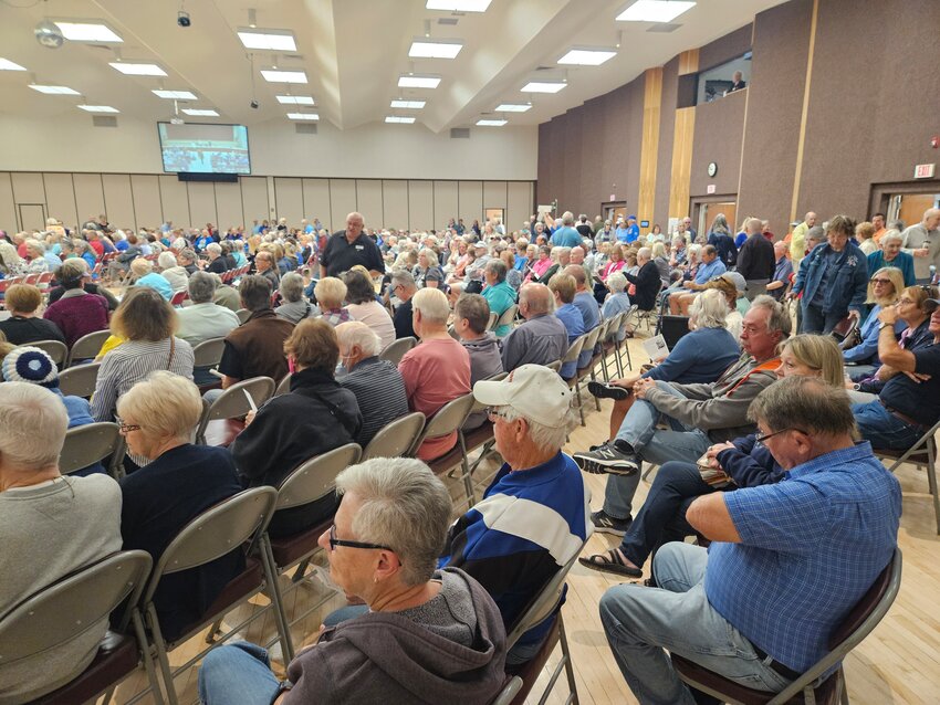 Hundreds of residents attended the Recreation Centers of Sun City exchange meeting April 8 to support the Bell and Fairway libraries.