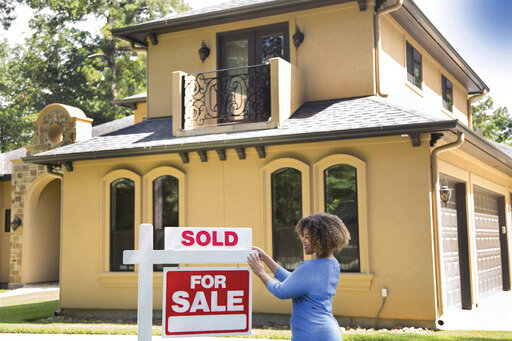 Phoenix Realtors see hope for home sales in Scottsdale this month.