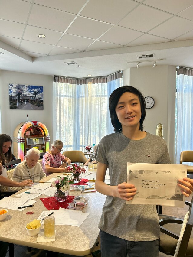 David Guo holds a sketching art class at Fountain View Village senior center. (Submitted photo/David Guo)
