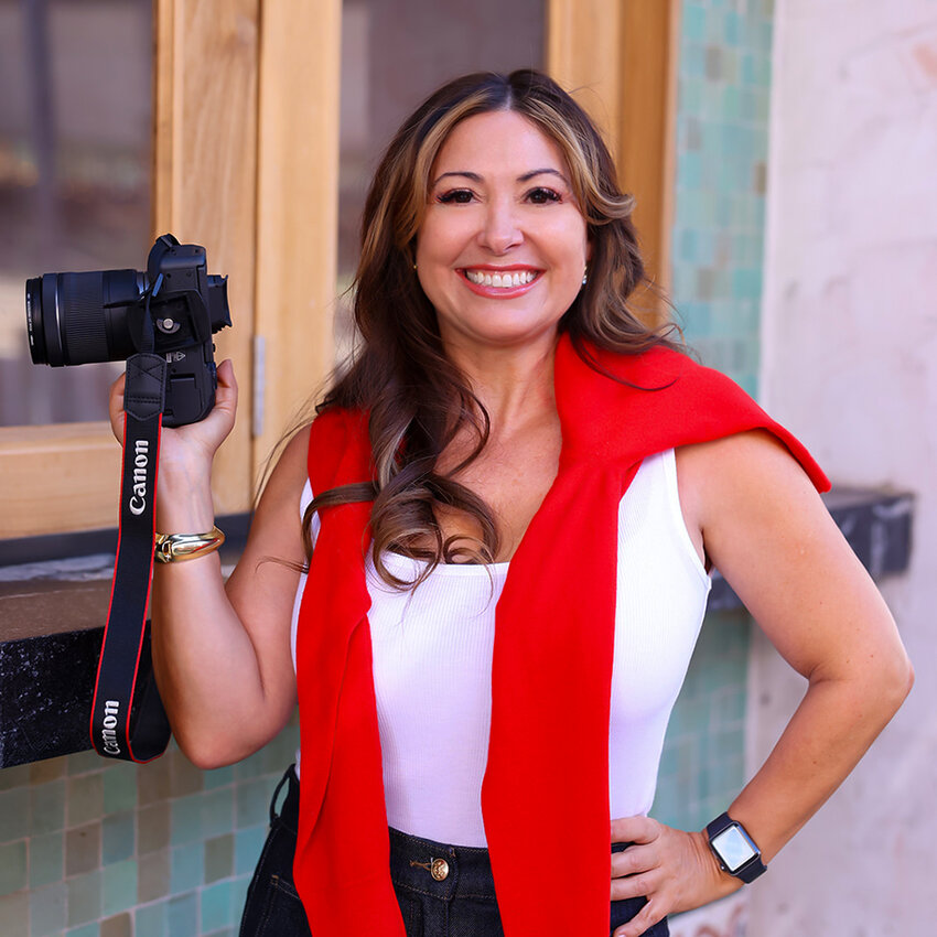 Chic Shoots Photography Founder Bella Cagnetta.