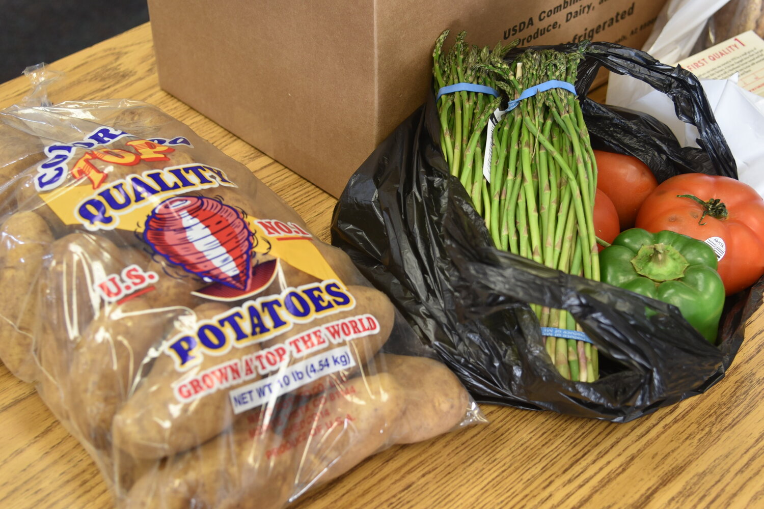 The Holdeman Food Pantry supports students, their families and nearby residents, providing them with food.