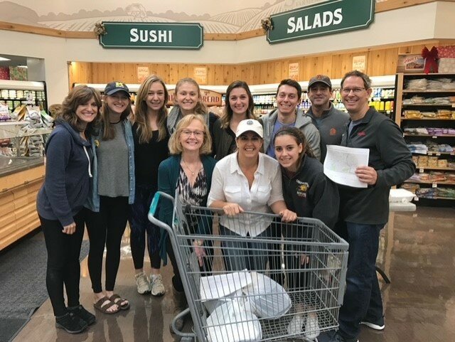 More than 65 congregants from Congregation Beth Israel delivered approximately 1,000 meals to more than 450 families on Thanksgiving Day. 