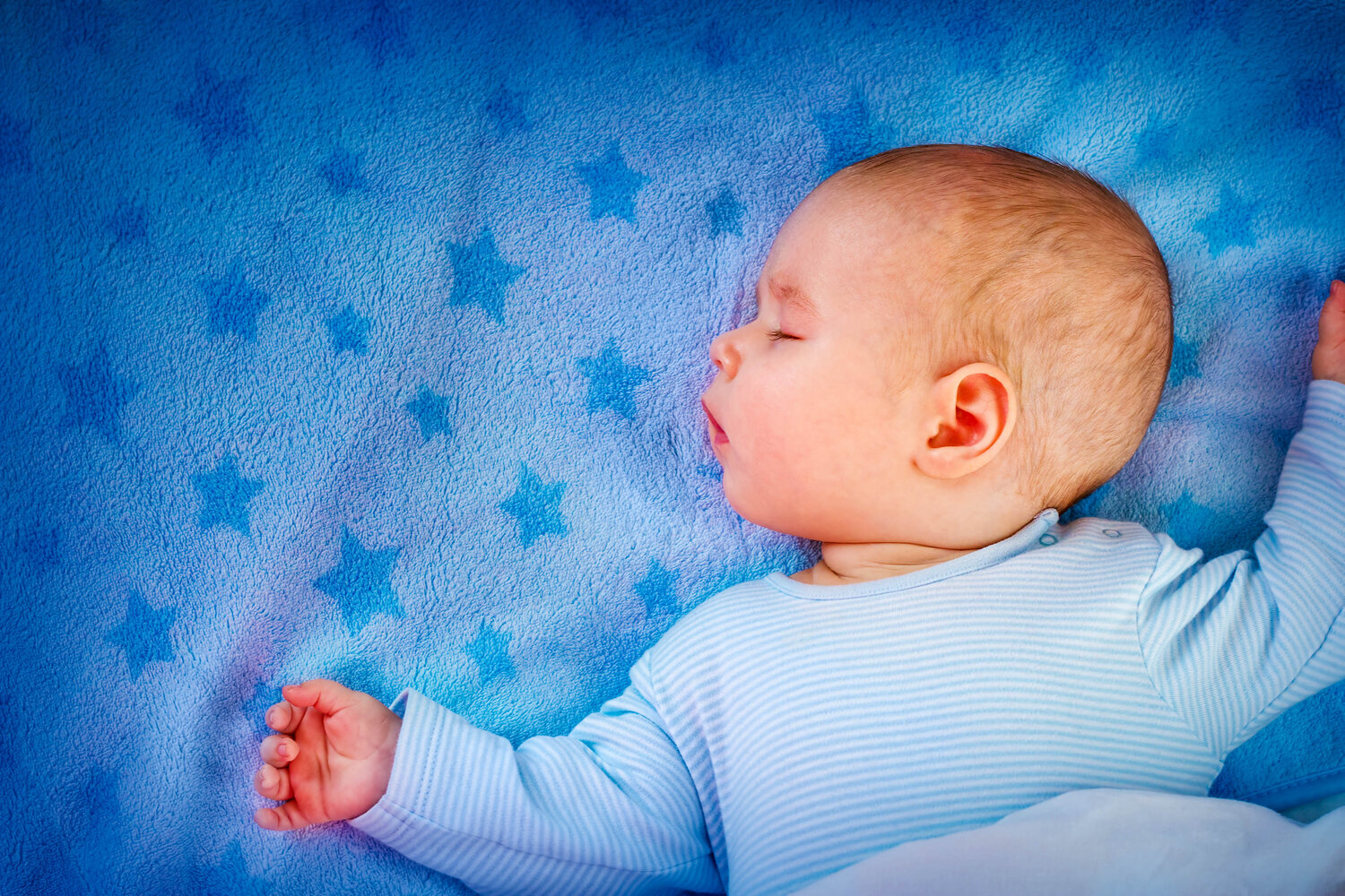 Child safety experts advise new parents who want to sleep near their babies to share a room, not a bed, with them. Safe sleep recommendations call for babies to be placed on their backs in a crib or bassinet.