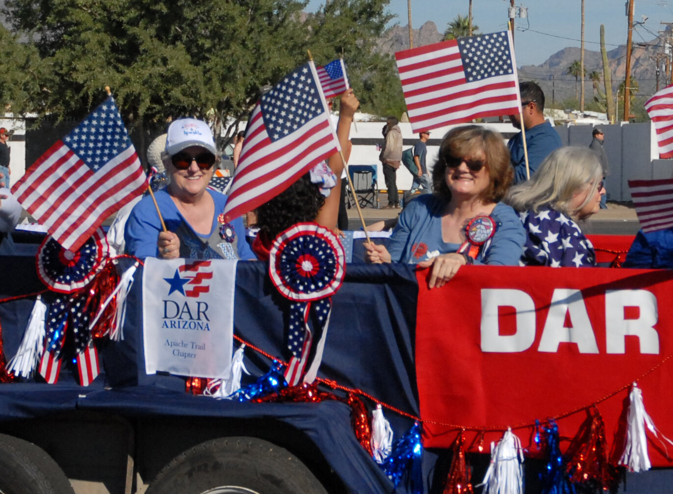 Hundreds watch Apache Junction All American Veterans Parade - Apache Junction Independent