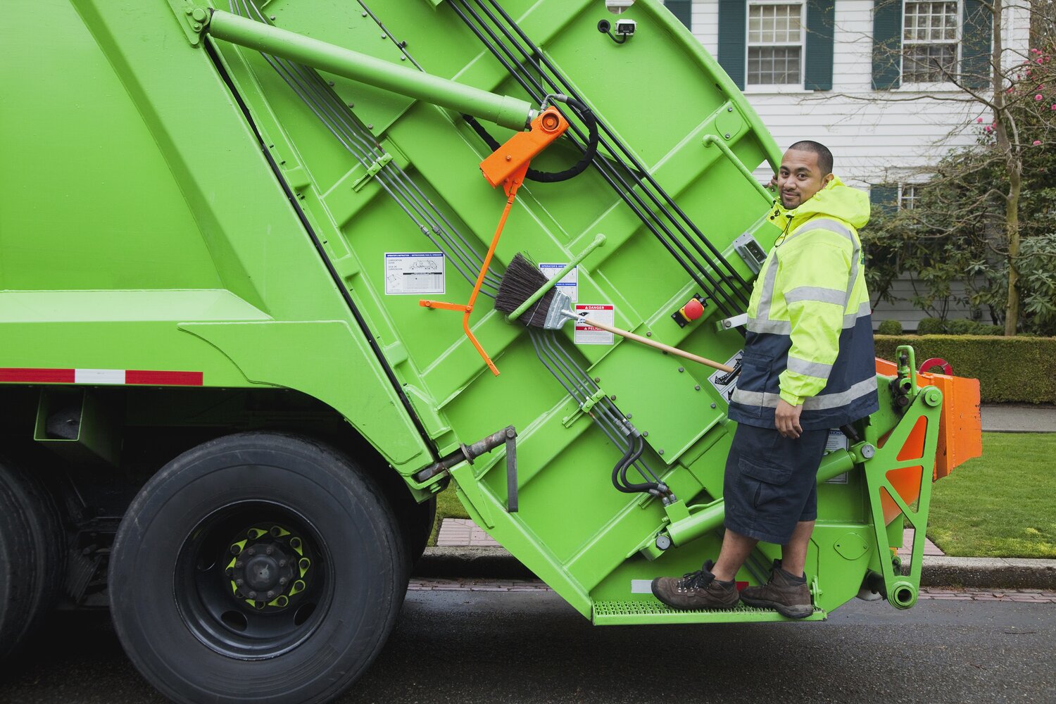 Goodyear, Litchfield Park announce Christmas tree disposal options - Litchfield Park Independent