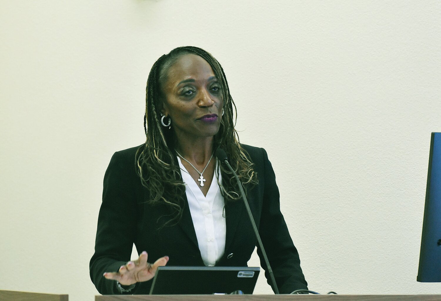 Chandler school board OKs $265K superintendent contract