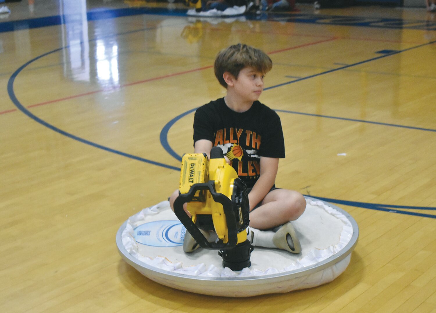 Fountain Hills 'hovercraft'exercise: team-building, problem solving