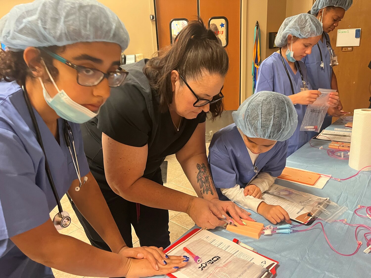 Budding veterinarians get real world experience through contest in Peoria - Daily Independent