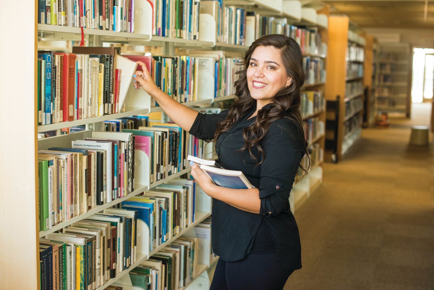 Apache Junction school library, media policy changes discussed